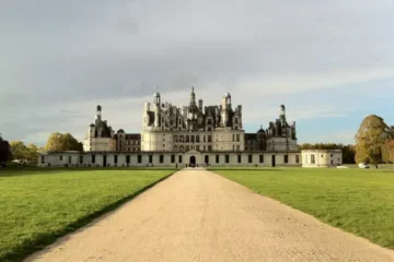 Loire Valley castles tour from Tours